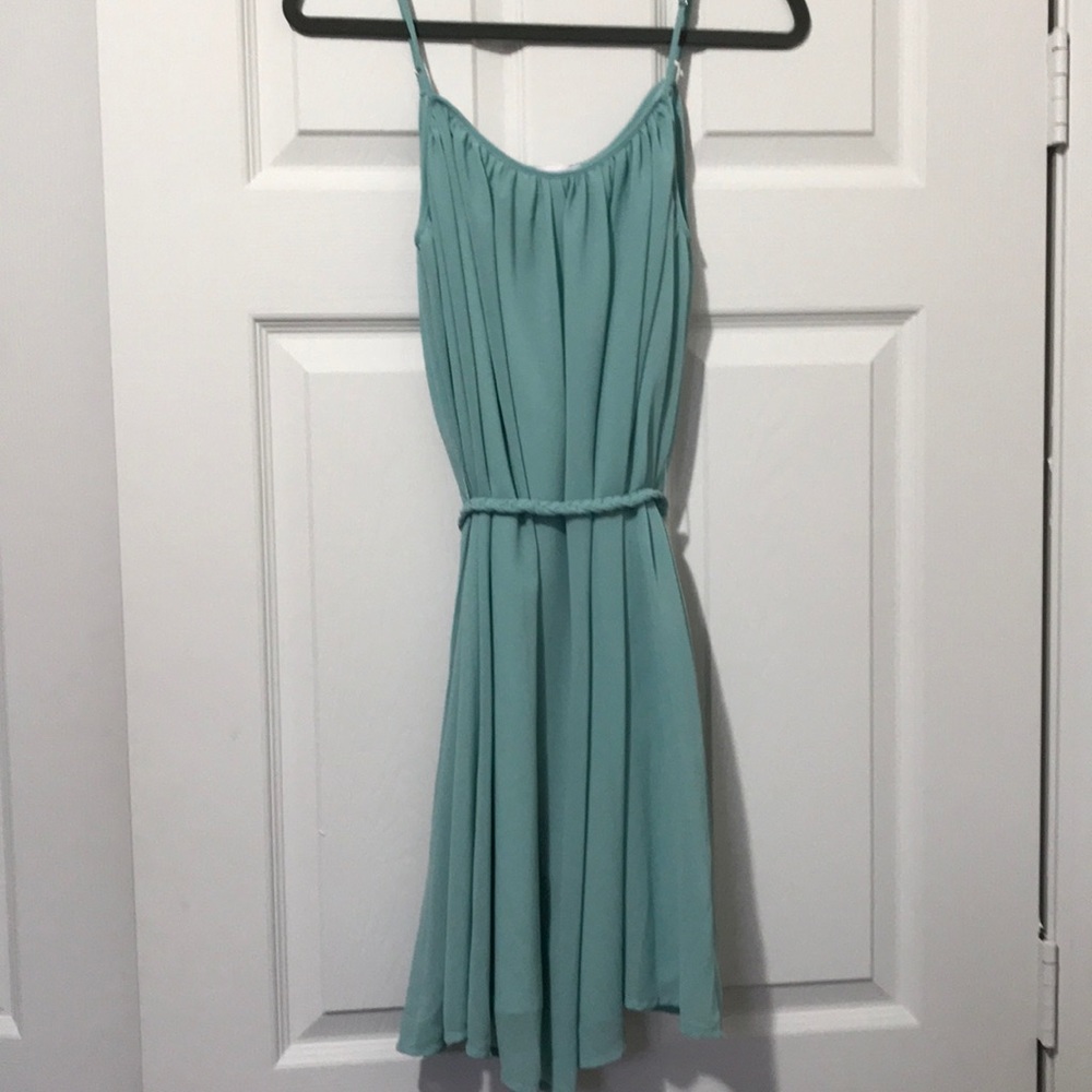 MOVING SALE - MAKE AN OFFER - Pink Lily Dress